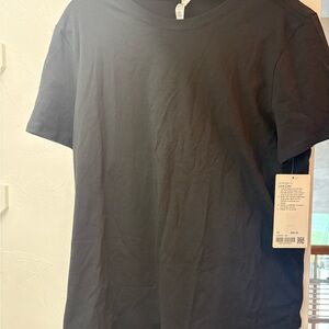 Lululemon Athletica Black Short Sleeve Tee